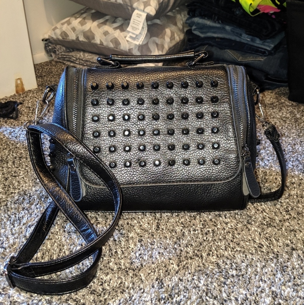 Studded bucket bag (crossbody strap)